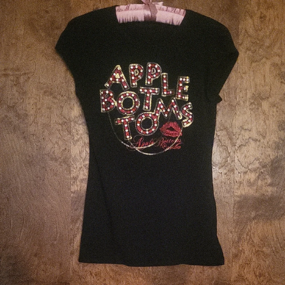 Apple Bottoms RARE FIND stretchy top with Vibrant Bling Graphic M - Picture 1 of 7
